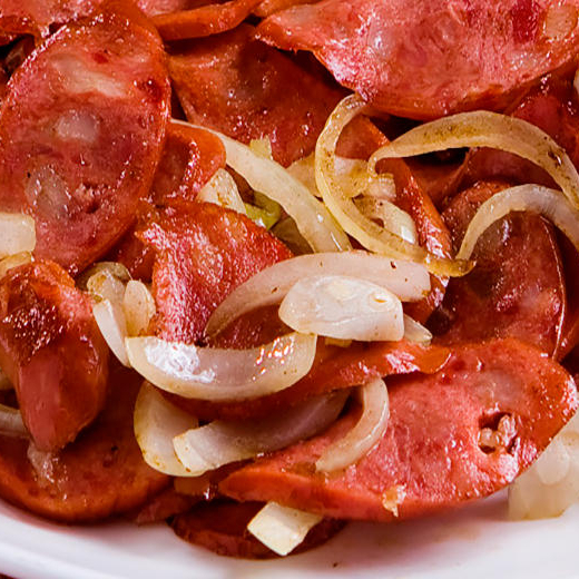 Linguiça Defumada, Acompanha Torradinhas de Pão Francês.