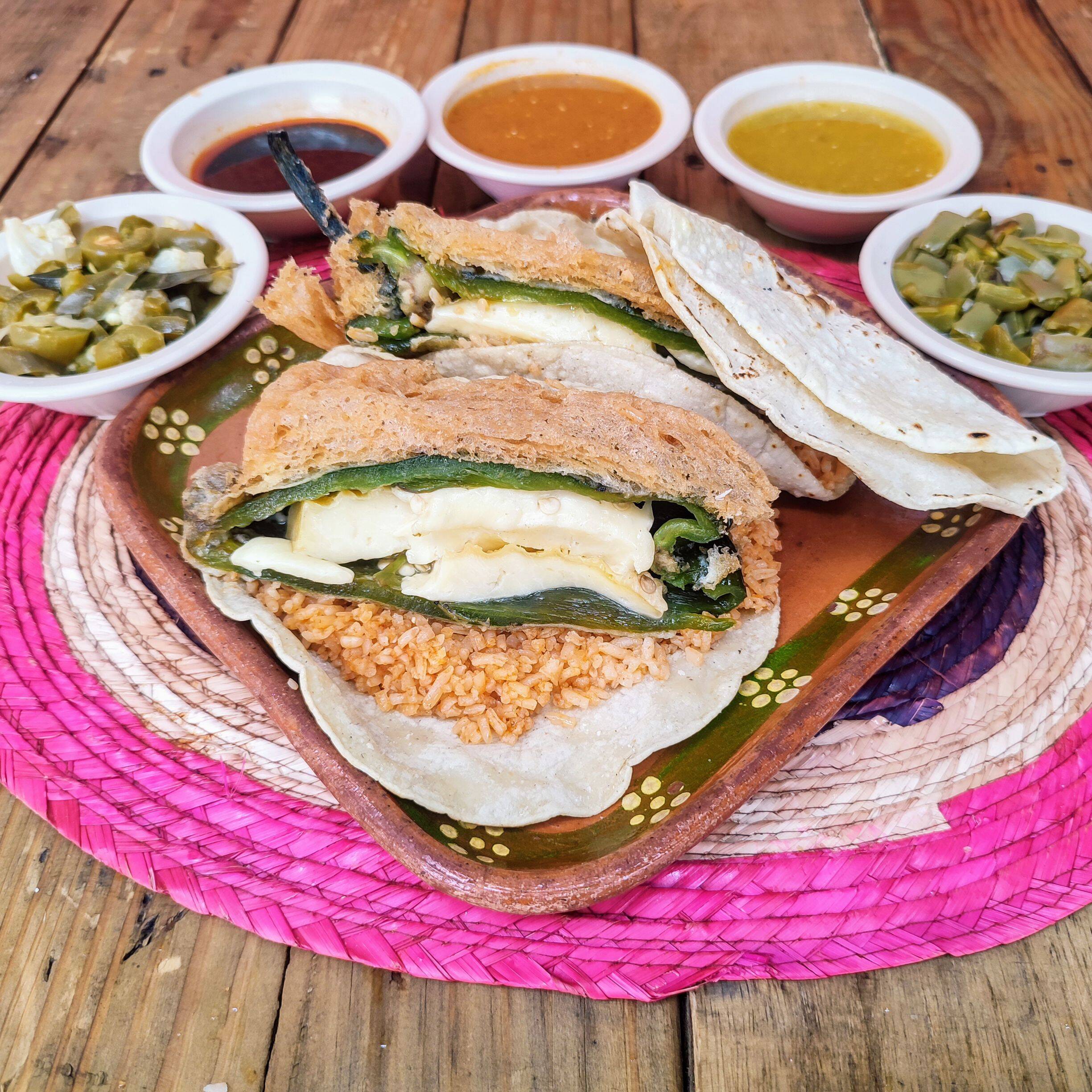 Taco Acorazado de Chile Relleno de Queso