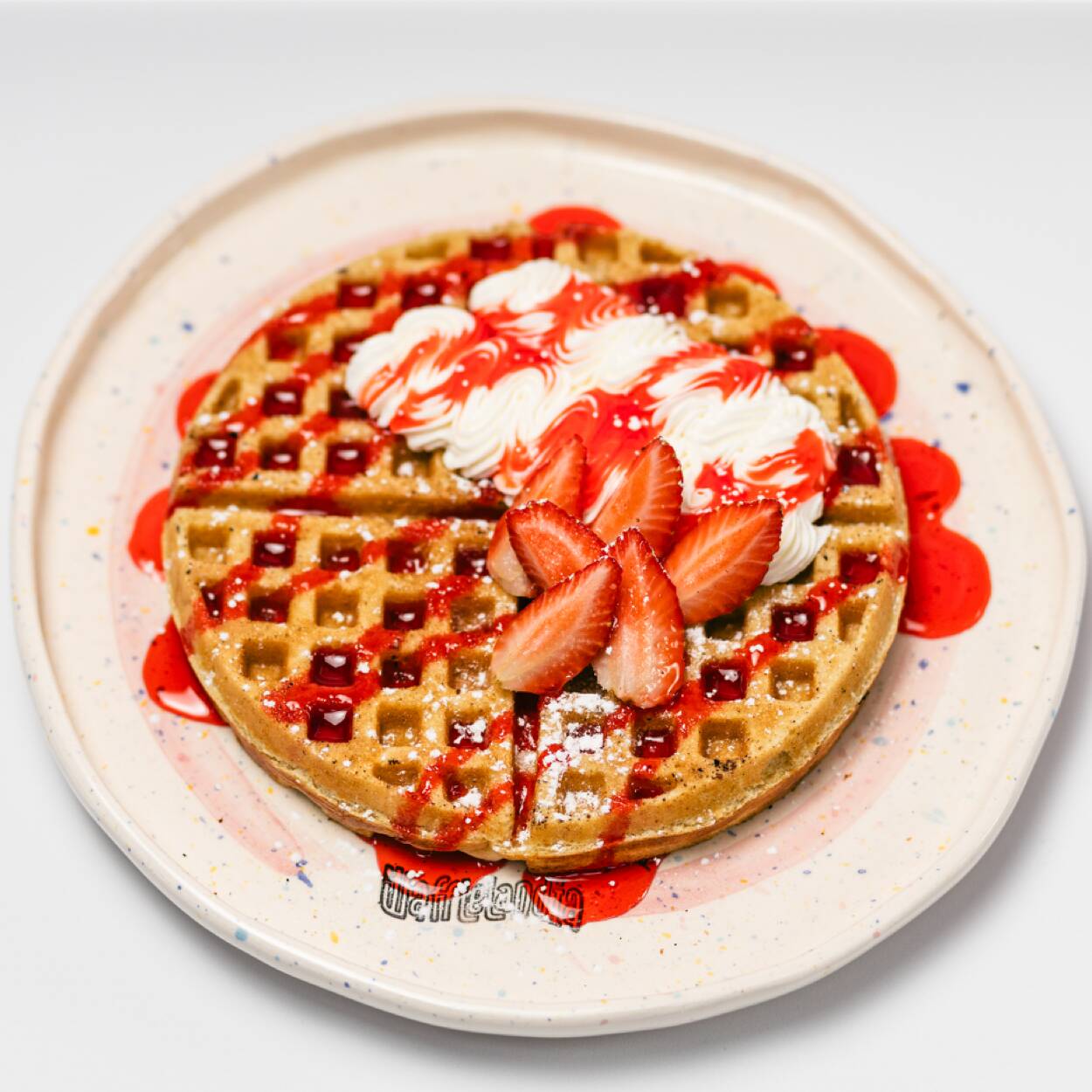 Waffle de Fresas con Crema