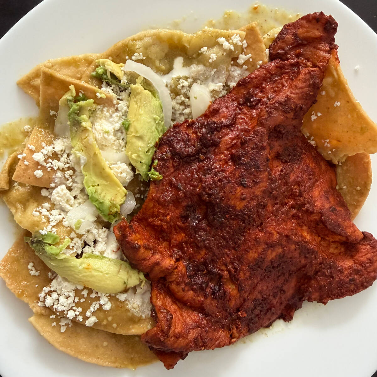 Chilaquiles Verdes con Carne Enchilada