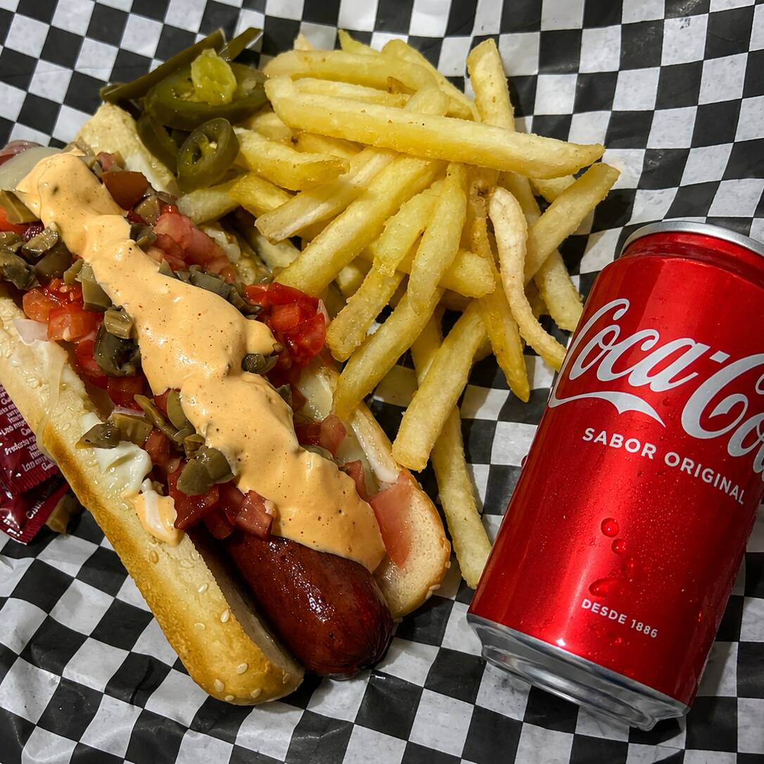 Hot dog clasico+papas+coca