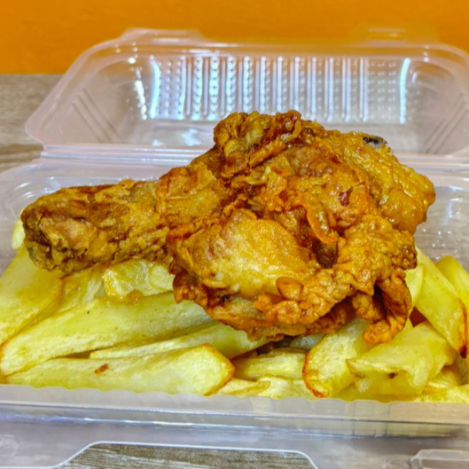 1/4 de Pierna Broaster + Papas Fritas + Ensalada