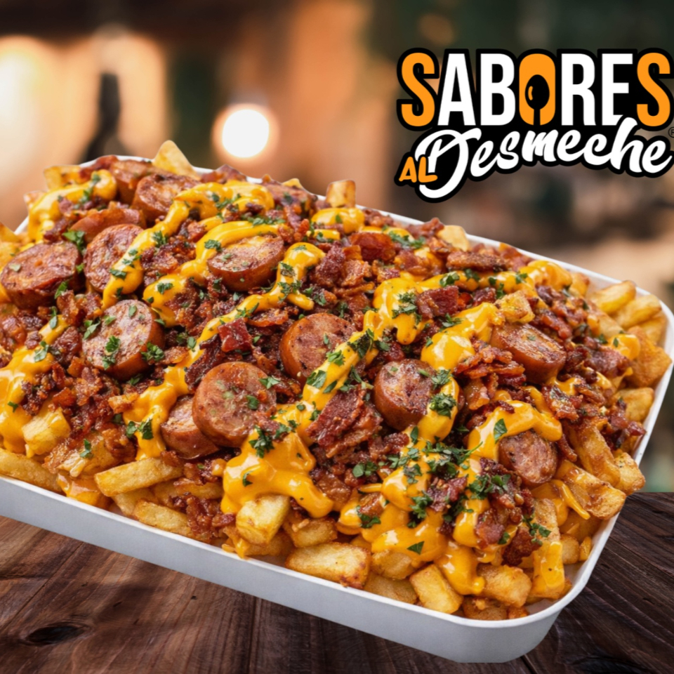 Salchipapas Cheddar & Bacon XL