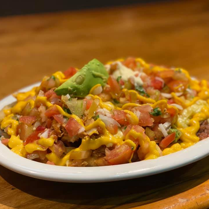 Papas Al Molino Chicharrón + Bebida