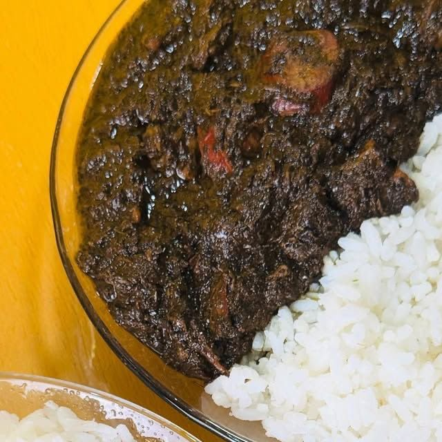 A clássica maniçoba da nossa terra, bem cozida e muito saborosa. Acompanha arroz branco.