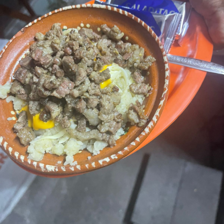 Papa Rellena de Carne Asada