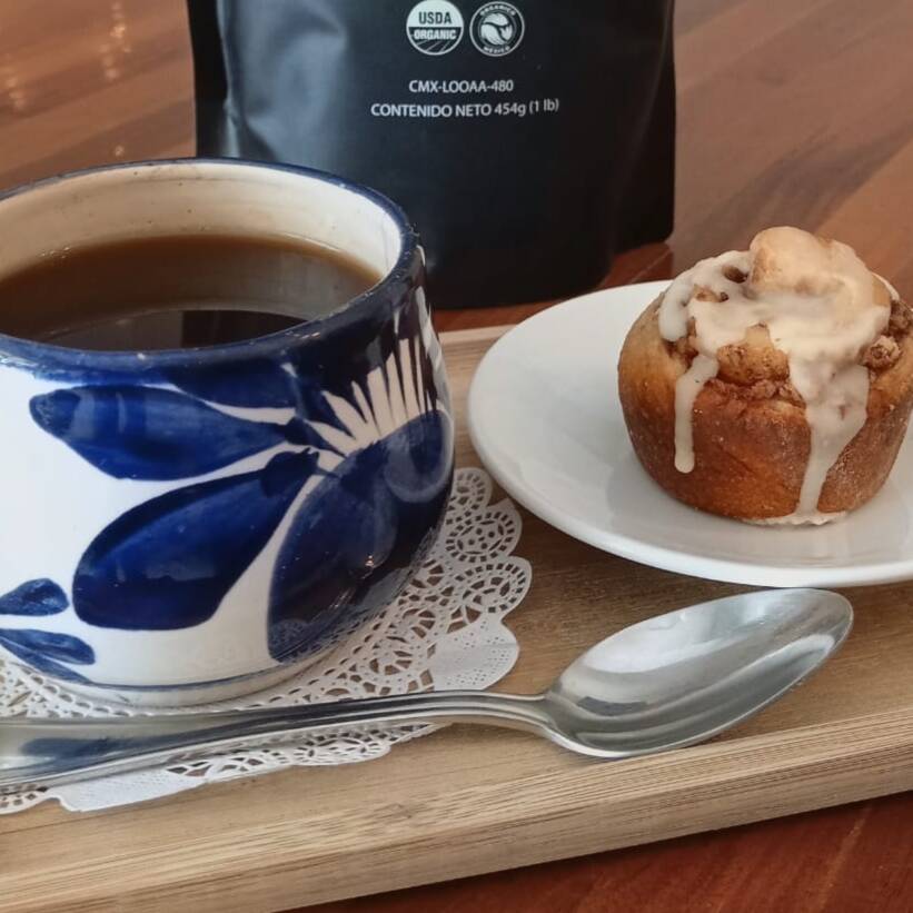 Americano y Rol de canela