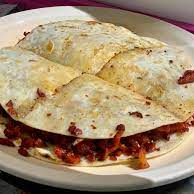 MEGA QUESADILLA CHORIZO