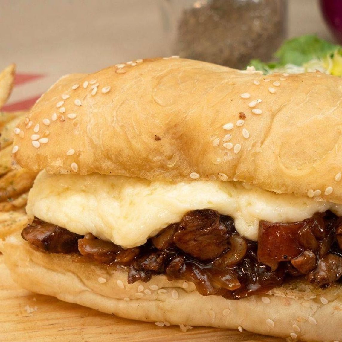 Cheesesteak bbq de arrachera