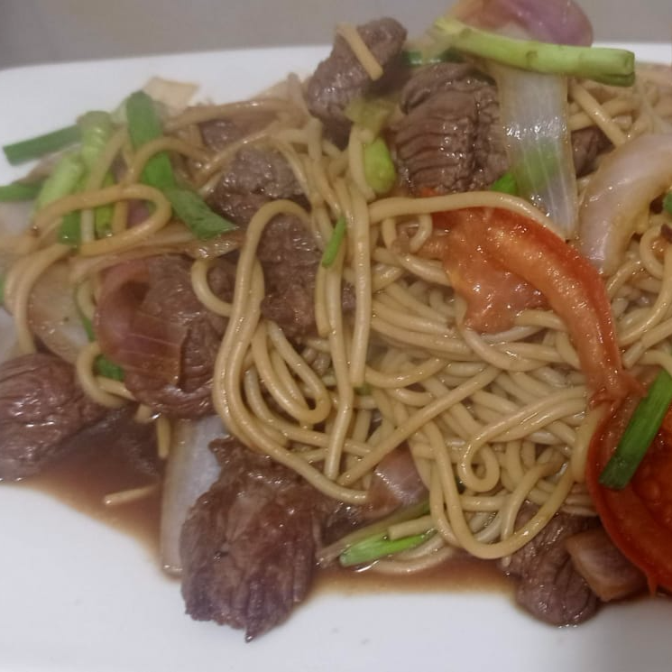 Tallarín Saltado de Carne