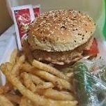 Hamburguesas de Pollo con Papas.