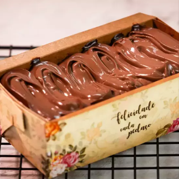 Bolo de cenoura com Brigadeiro, feito com farinha de amendoas e farinha de coco, adoçado com xilitol 350g Sem açúcar, Sem farinha de trigo e Zero Lactose Não recomendamos para Celíacos e Alérgicos a Proteína do Leite