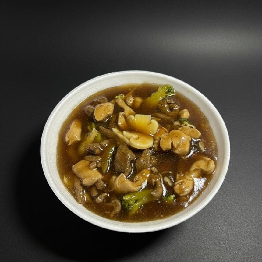 7 tipos de legumes (brocolis, vagem, cenoura cebola, pimentao vermelho, acelga, repolho )carne bovina , frango e champion com delicioso molho artesanal o segredo da casa