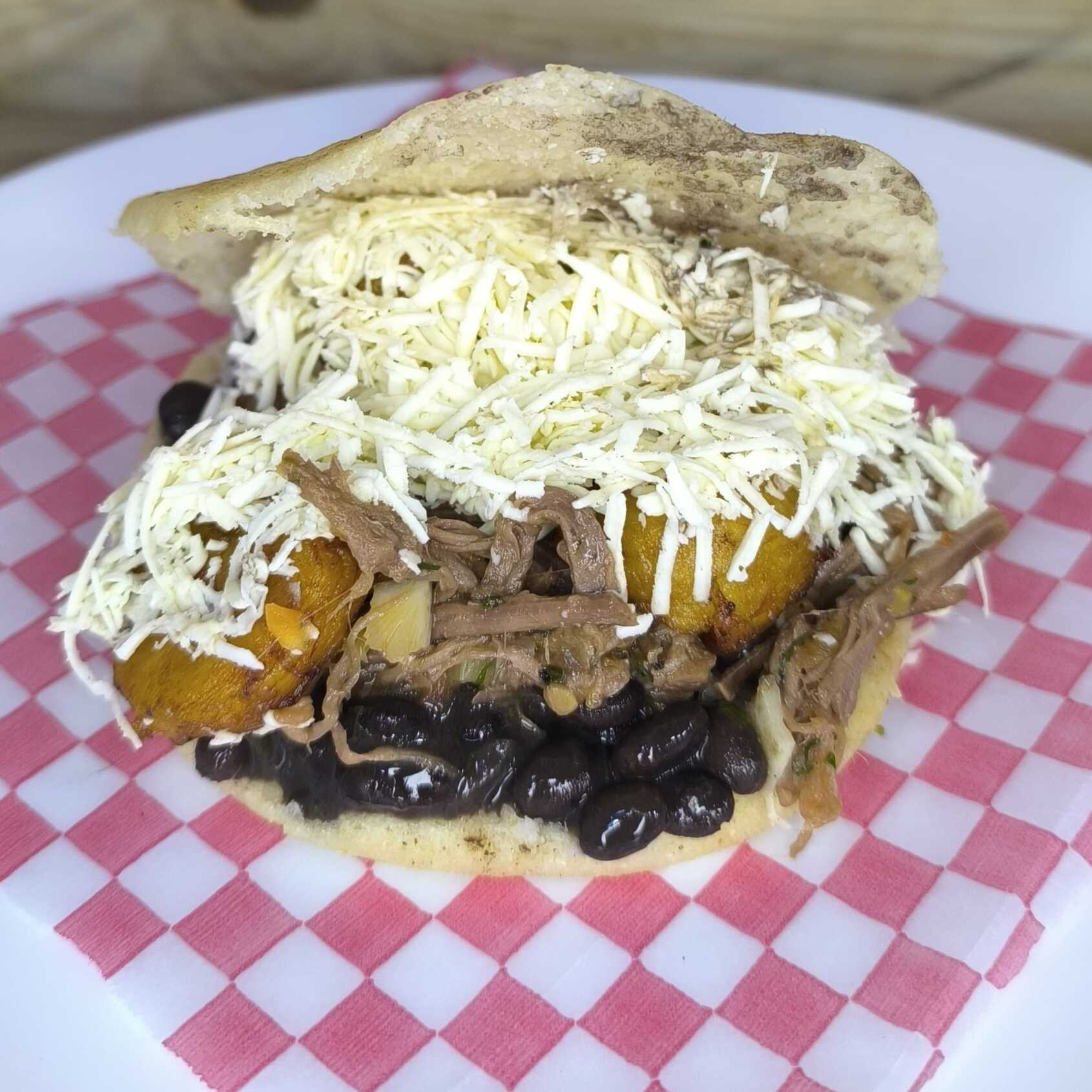 Combo Arepa de Pablellón