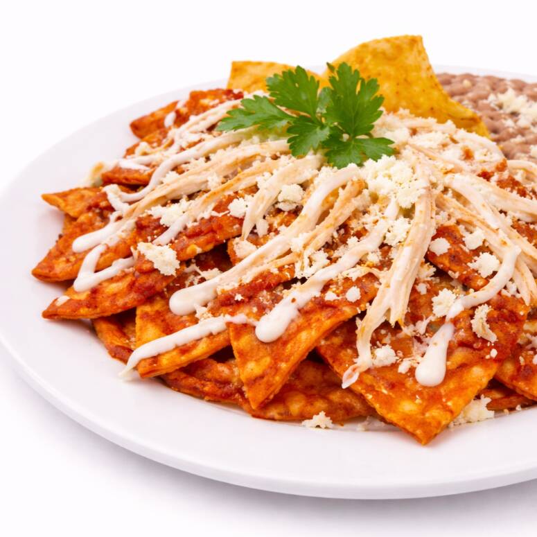 Chilaquiles Rojos con Pollo