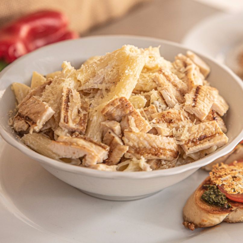 Pasta Alfredo + bruschetta