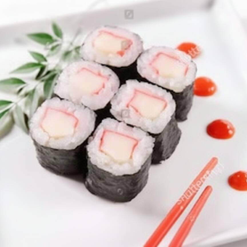 Arroz Japonês Enrolado No Nori, Kani, Ceblinho E Gergelim.