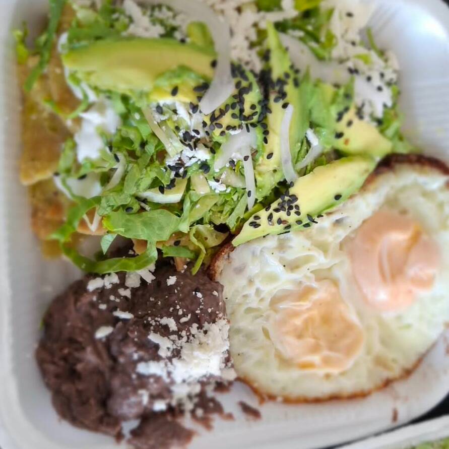 Chilaquiles Verdes con Huevo Estrellado