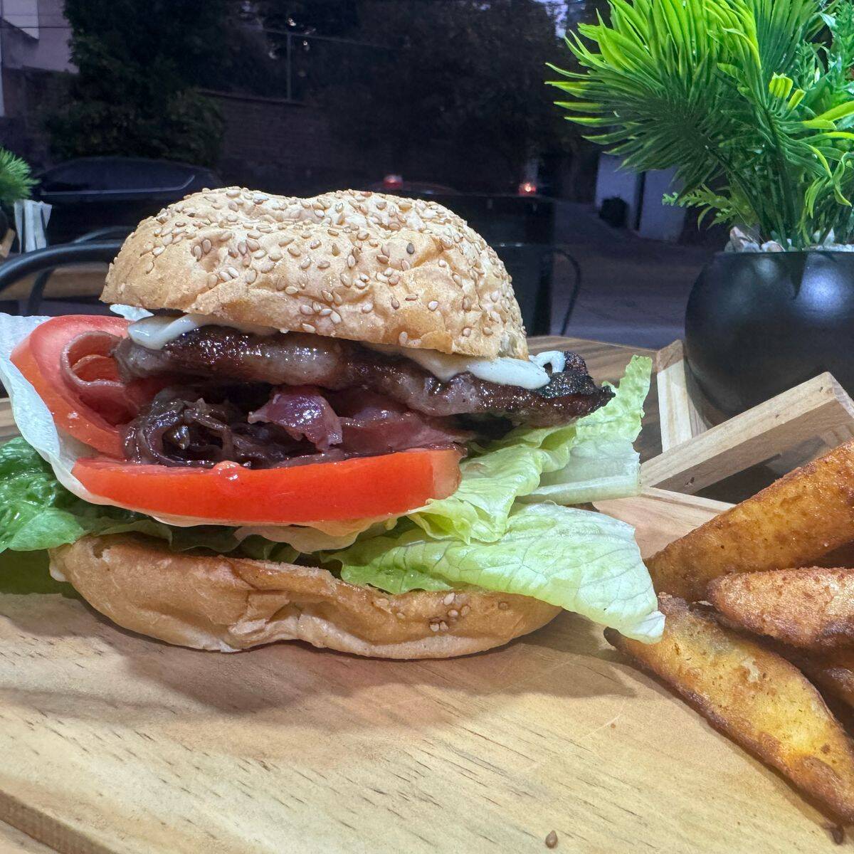 HAMBURGUESA DE ARRACHERA