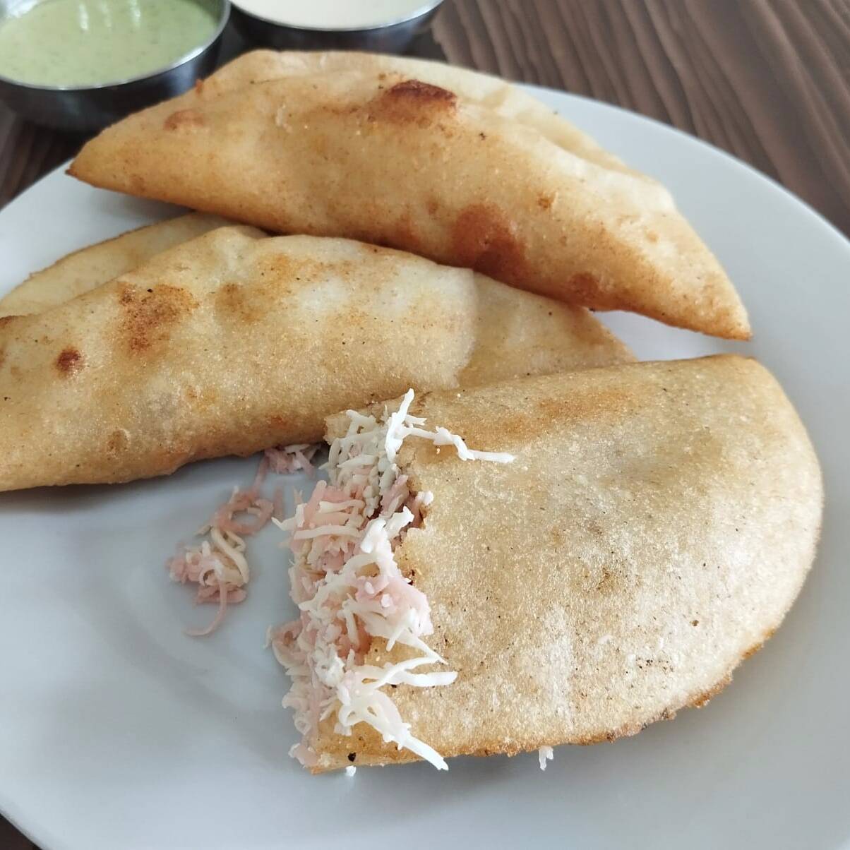 2 Empanadas de Jamón y Queso + Papelon