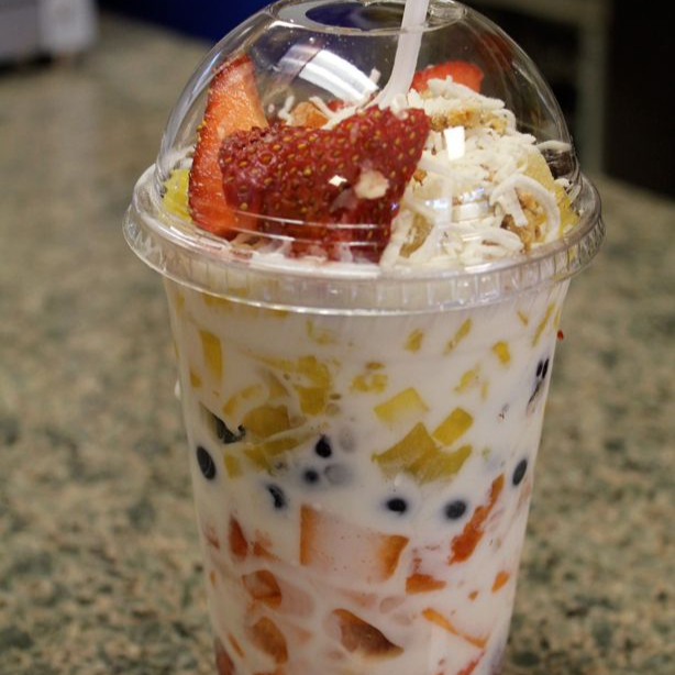 Fruta con yogur