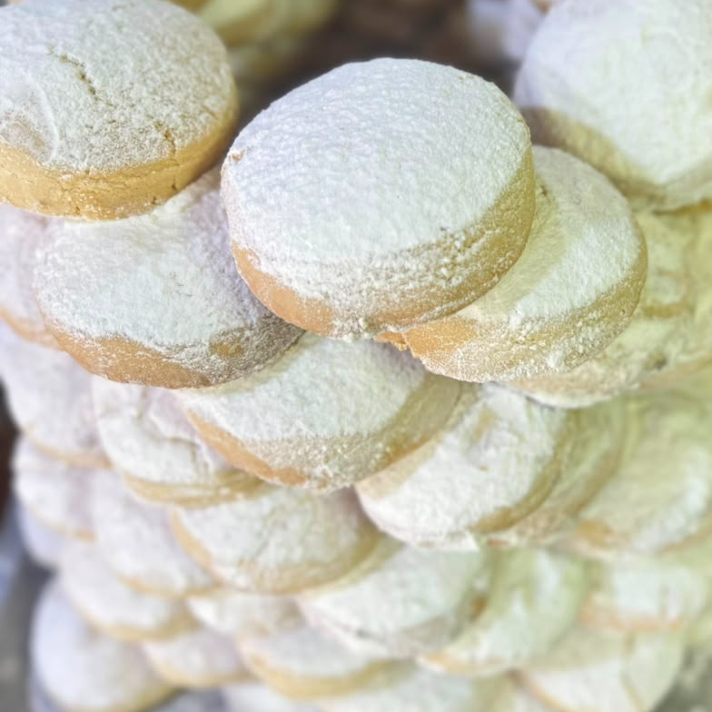 Polvoron sevillano