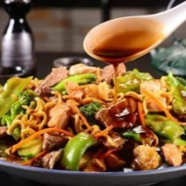 BROCOLIS NINJA, CENOURA, REPOLHO VERDE, REPOLHO ROXO, FILET DE FRANGO NO ALHO E MANTEIGA, MACARRÃO COM MOLHO DA CASA.