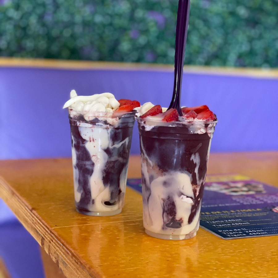 LEITE EM PO, LEITE CONDESADO, GRANOLA, MORANGO E CREME DE NINHO