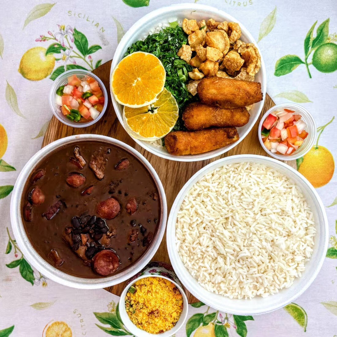 Uma Marmitex Grande Só De Feijoada,Uma Marmitex Grande Só De Arroz. Acompanhamentos (Couve, Torresmo, Banana, Farofa, Fatias De Laranja, Vinagrete).