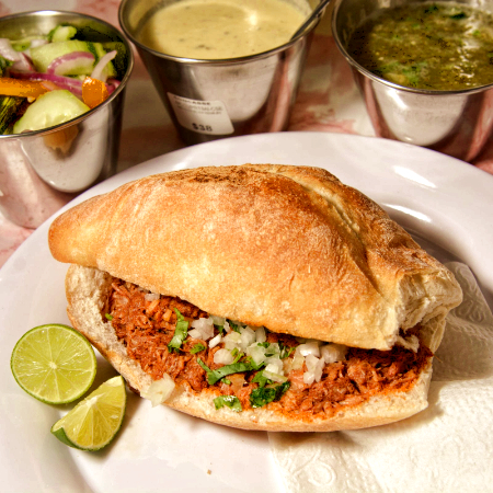 Torta con Barbacoa de Res