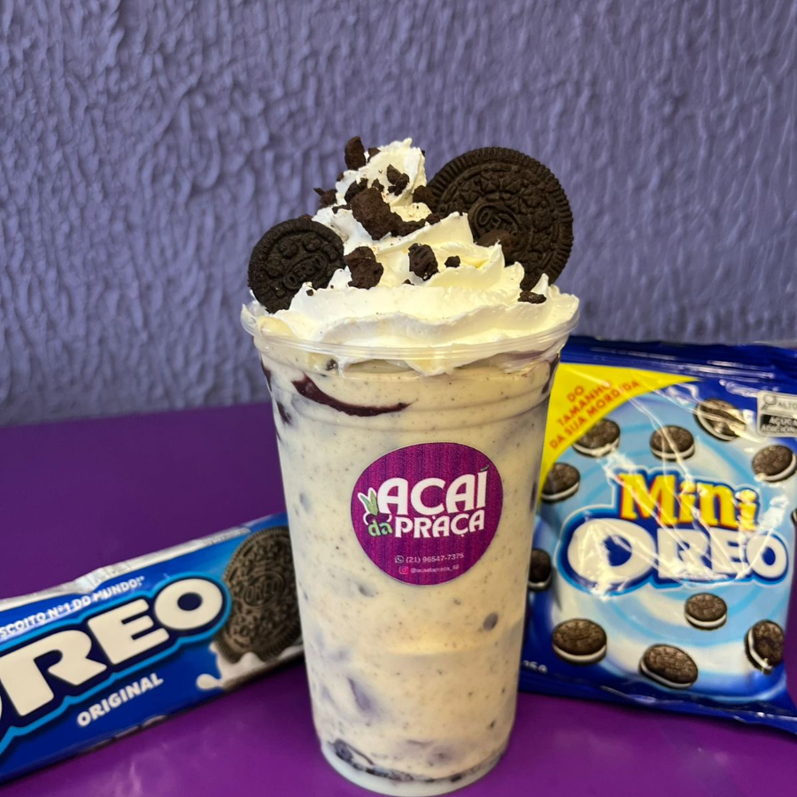 Delicioso acai artesanal, copo trufado com creme de Oreo, leite condensado, Pedaços de Oreo, Chantilly e complementos a sua escolha !