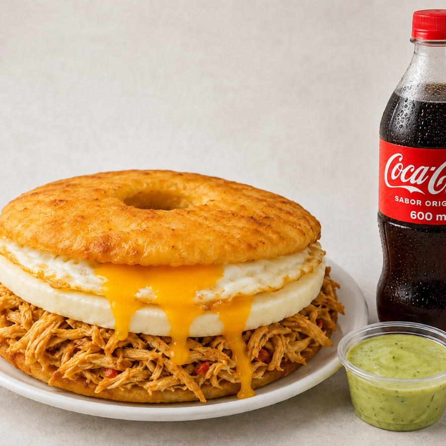 Combo arepa de pollo + coca cola 600ml