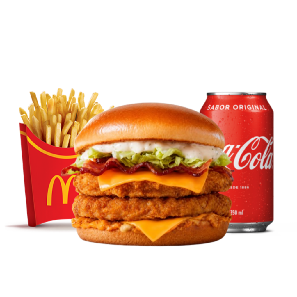 O novo sanduíche é composto por dois empanados com frango, a méquinese, a exclusiva maionese especial com sabor de carne defumada, molho do Cbo (o saboroso molho emulsionado com especiarias e derivados lácteos), alface, fatias de bacon, queijo processado