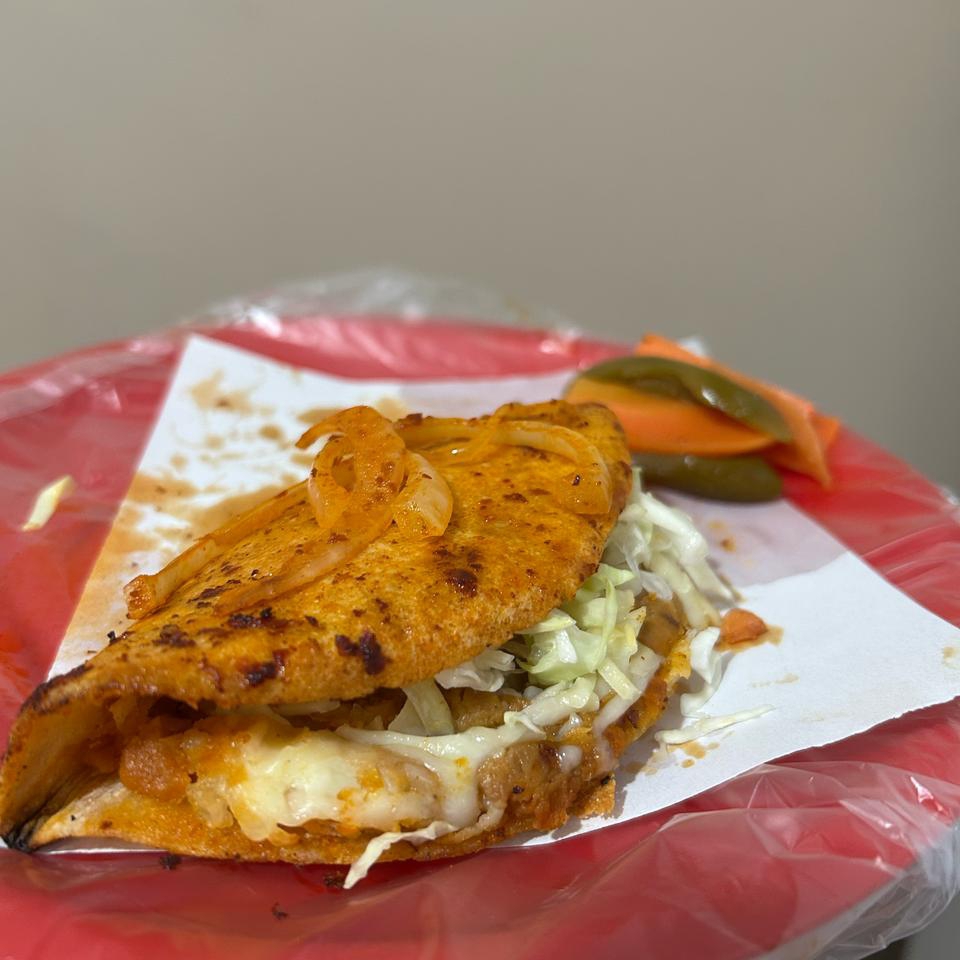 Taco de Frijol con Queso