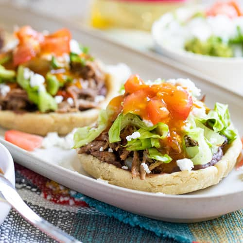 Sopes de Bistec