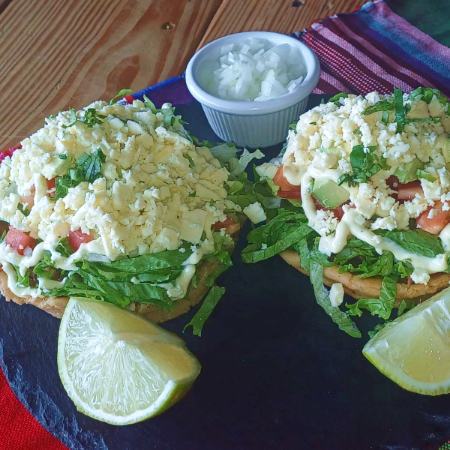 Sopes de Carne Mechada 2 uds