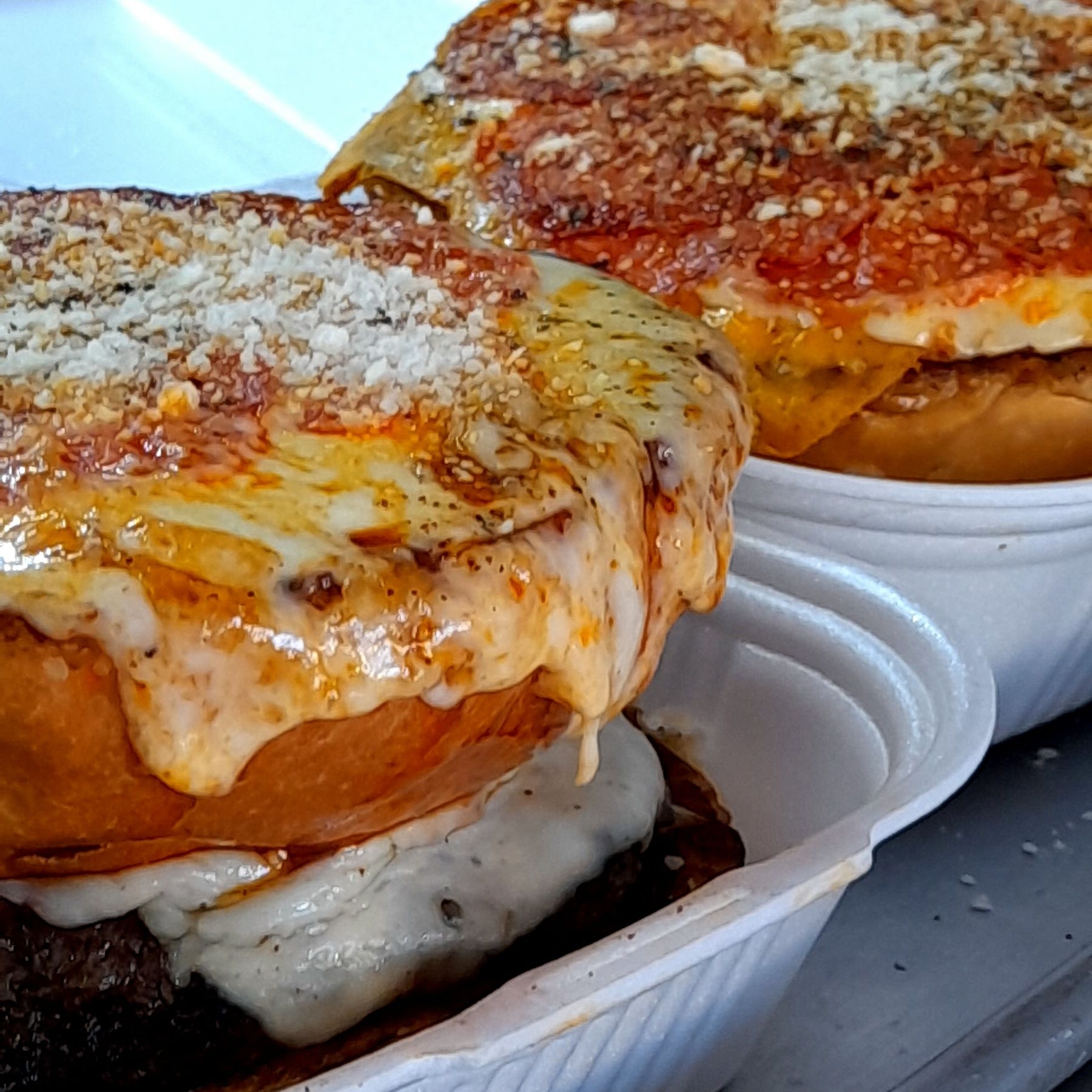 Burger Pizza Pepperoni + Papas