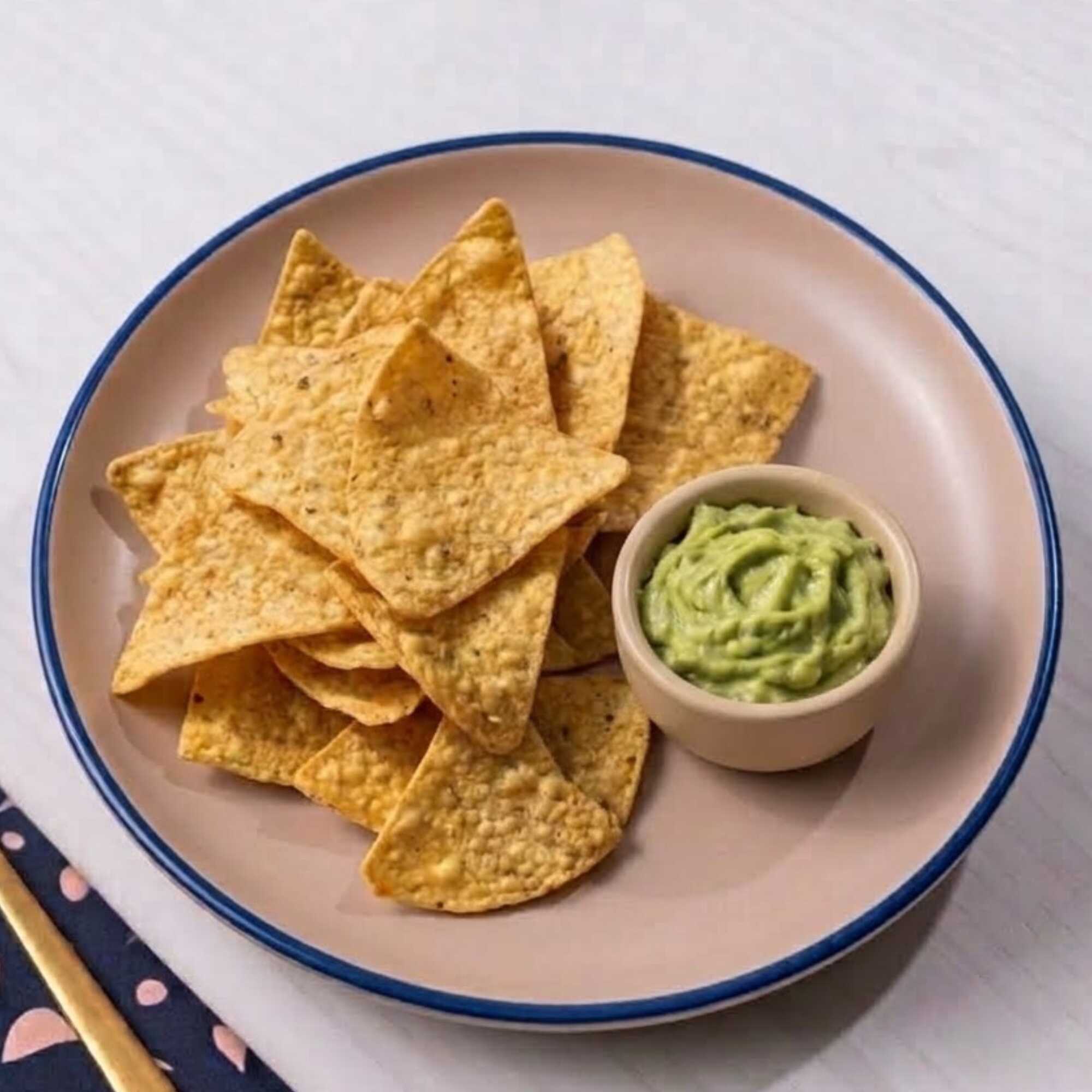 Nachos & Guacamole Bowl