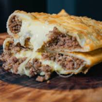 Pastel de Carne Moída com Queijo Mussarela