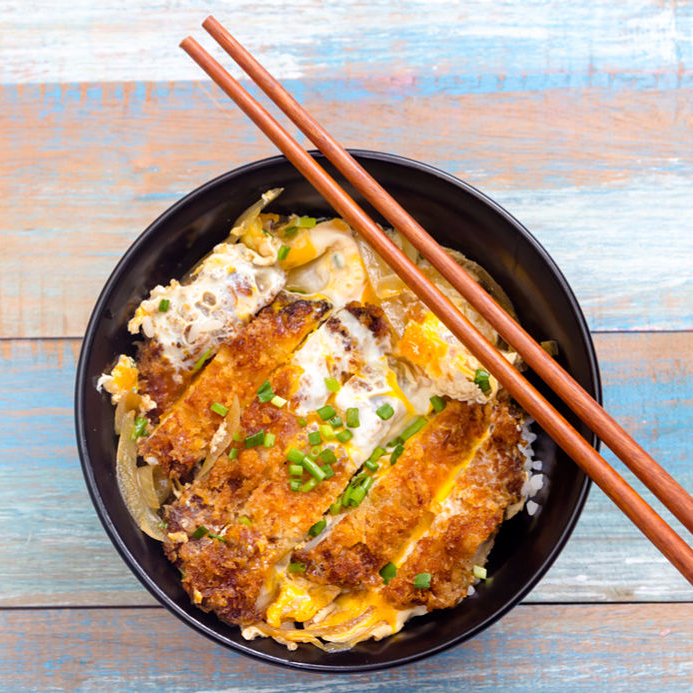PROMO BOWL TONKATSU + LUMPIA + BEBIDA GRATIS