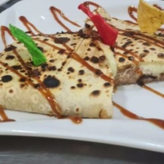 Quesadilla con mixta carne y pollo