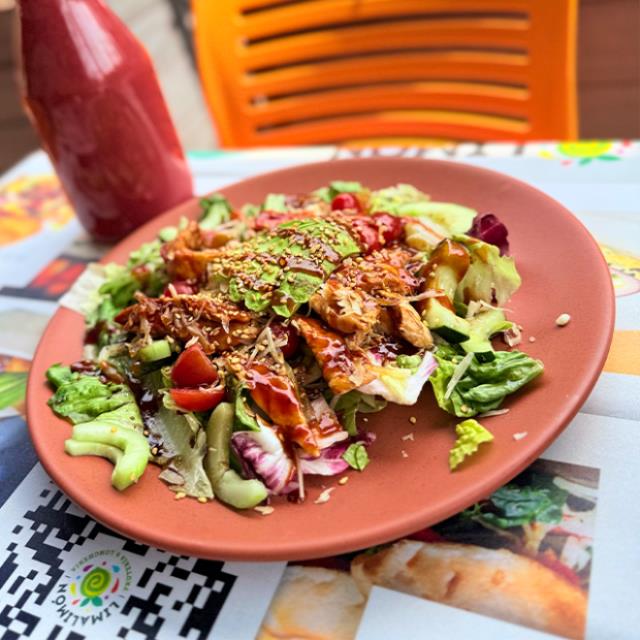ENSALADA DE PECHUGA A LA BBQ