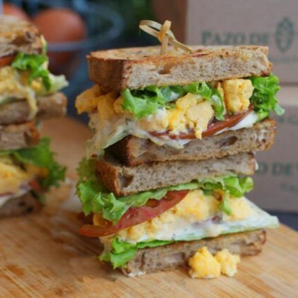 Sandwich Huevo