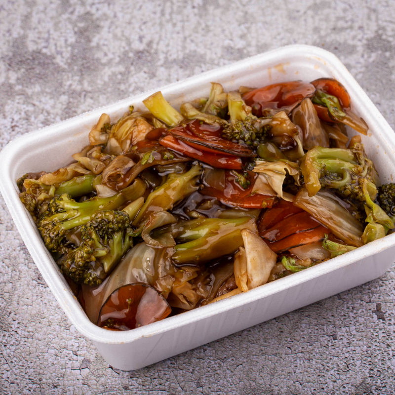 Yakisoba de carne e frando com legume. (NÃO TEMOS ALTERAÇÃO))