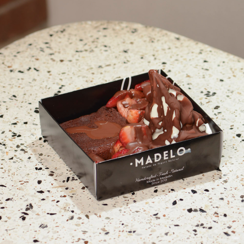 Brownie Caliente con Helado