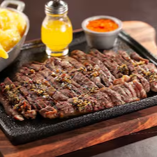 Carne de Sol Fatiada 600g in natura. Acompanha: Mandioca cozida