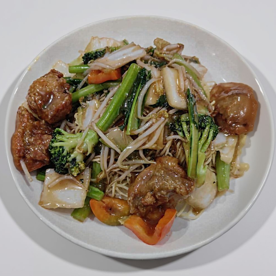 Tallarín con Pollo en Trozos