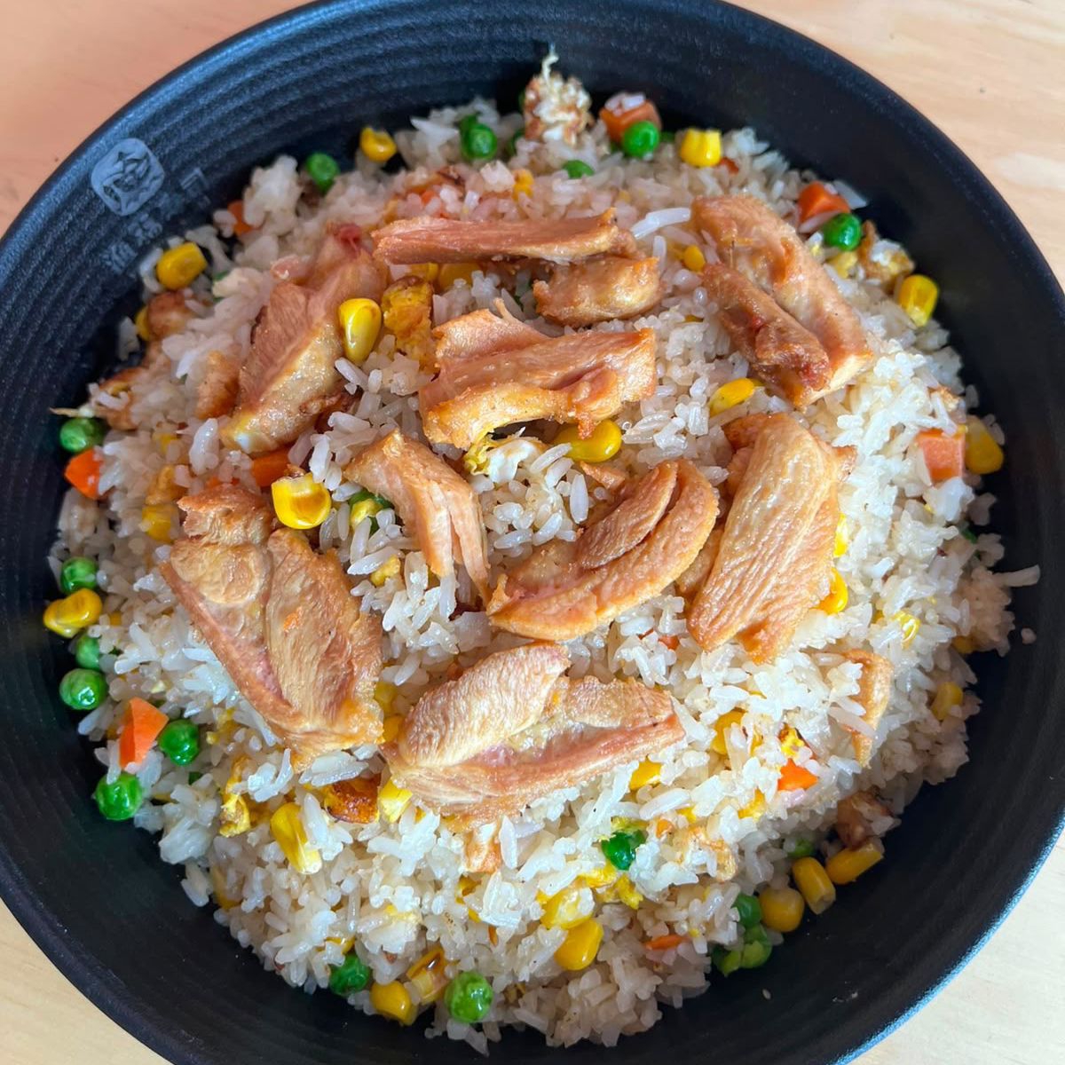 Arroz frito con pollo