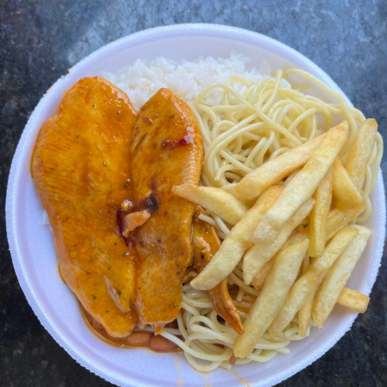 Acompanhamento-Arroz,Feijão,pure de batata,batata frita