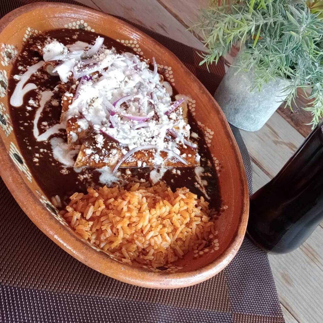 ENCHILADAS DE MOLE (6)